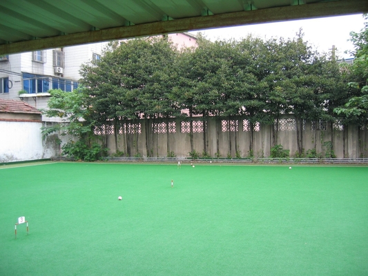 합성 잔디밭 잔디 뗏장 UV 저항하는 25 mm, 옥외를 위한 9000 Dtex 인공적인 잔디